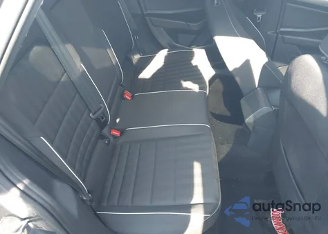 2023 Volkswagen Jetta 1.5T Sport z USA, uszkodzony, nr VIN 3VWBM7BU4PM025350